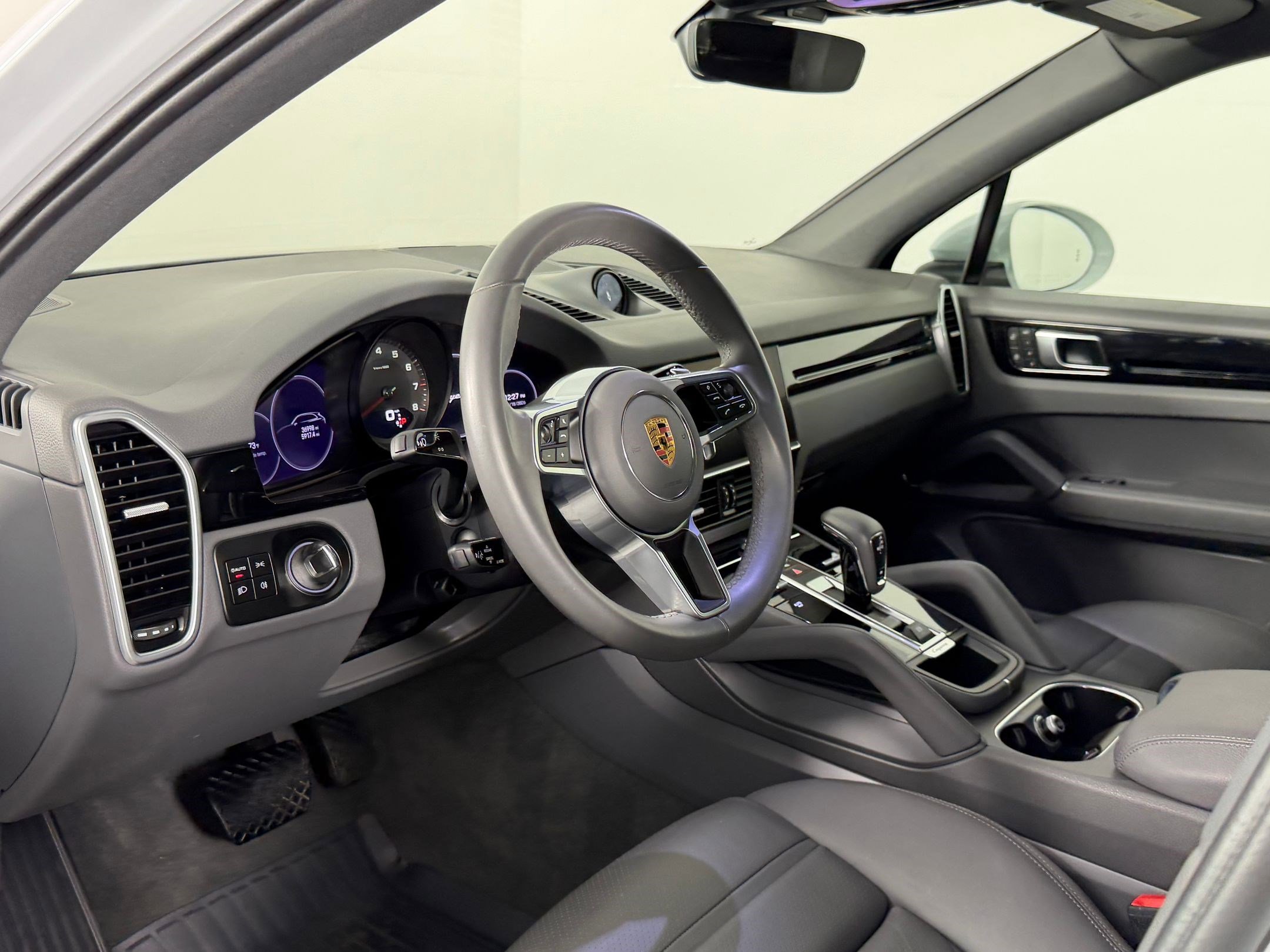 Certified 2023 Porsche Cayenne image 4