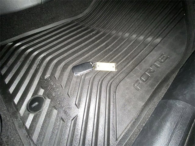 Used 2023 Kia Forte GT-Line w/ GT-Line Technology Package image 28