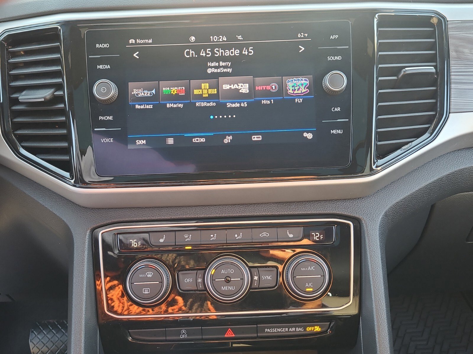 Used 2022 Volkswagen Atlas Cross Sport SE w/ Panoramic Sunroof Package image 19