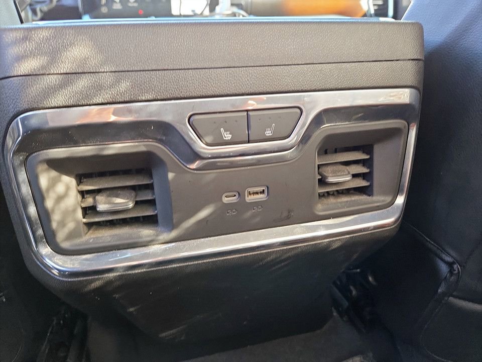 Used 2024 GMC Sierra 2500 Denali w/ Denali Reserve Package image 29