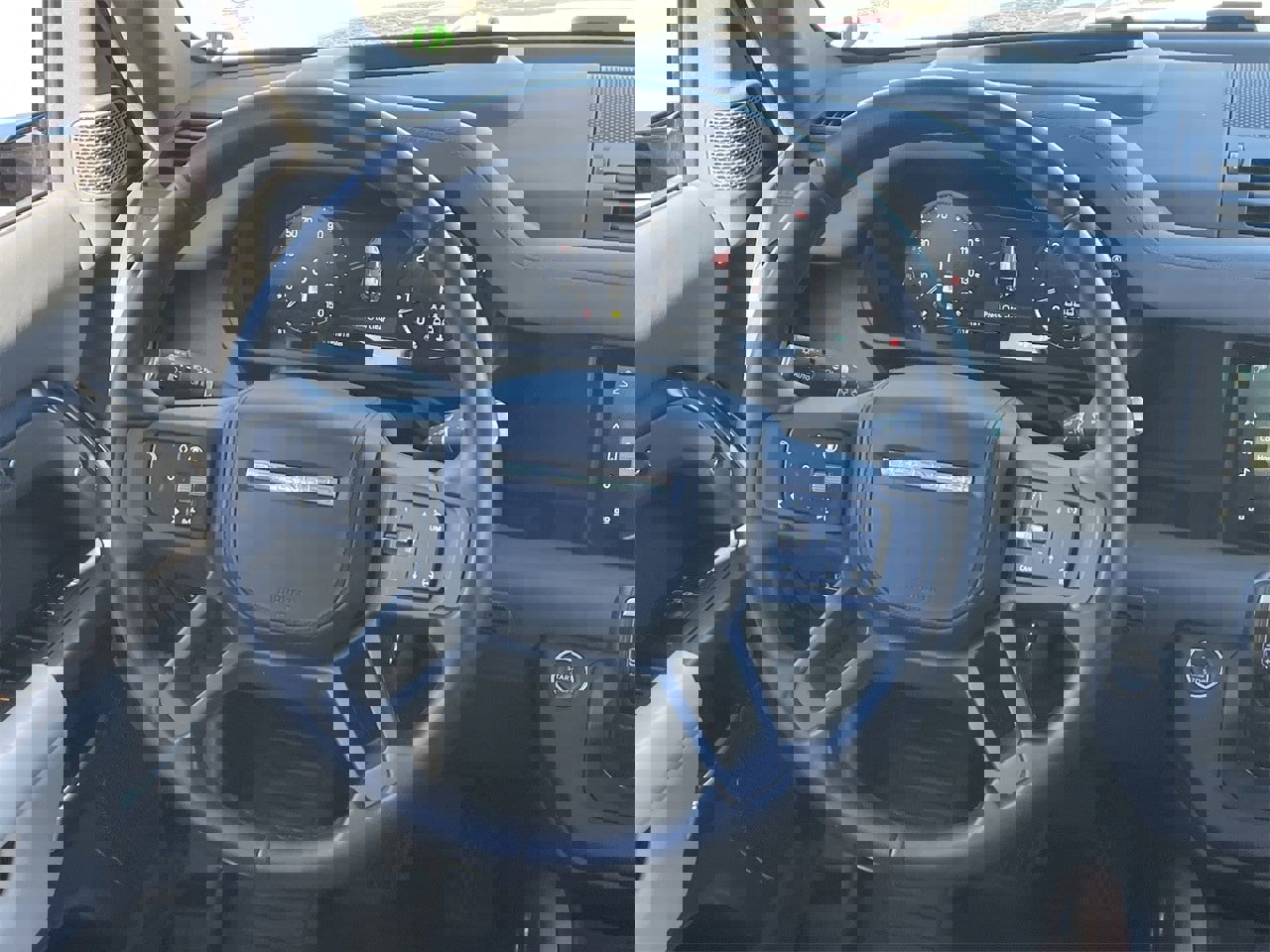 Used 2024 Land Rover Defender 110 X-Dynamic SE image 13