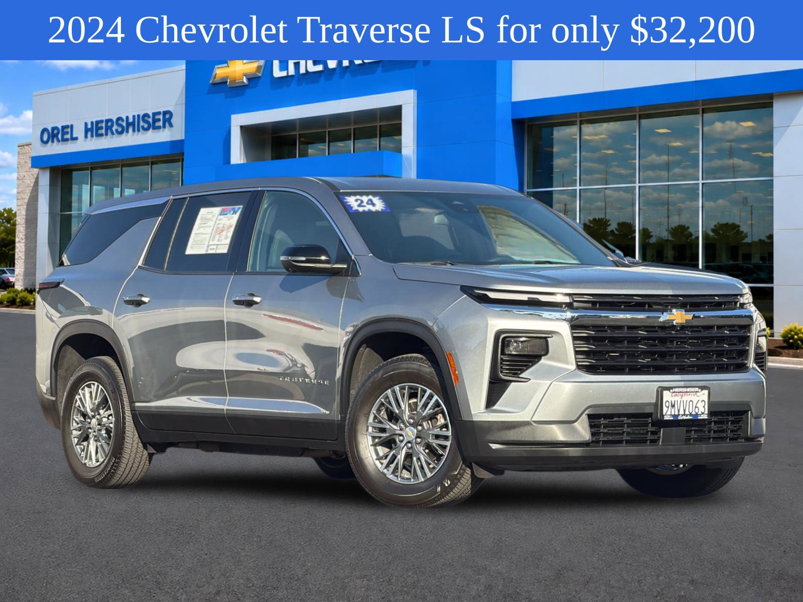 Used 2024 Chevrolet Traverse LS FWD image 3