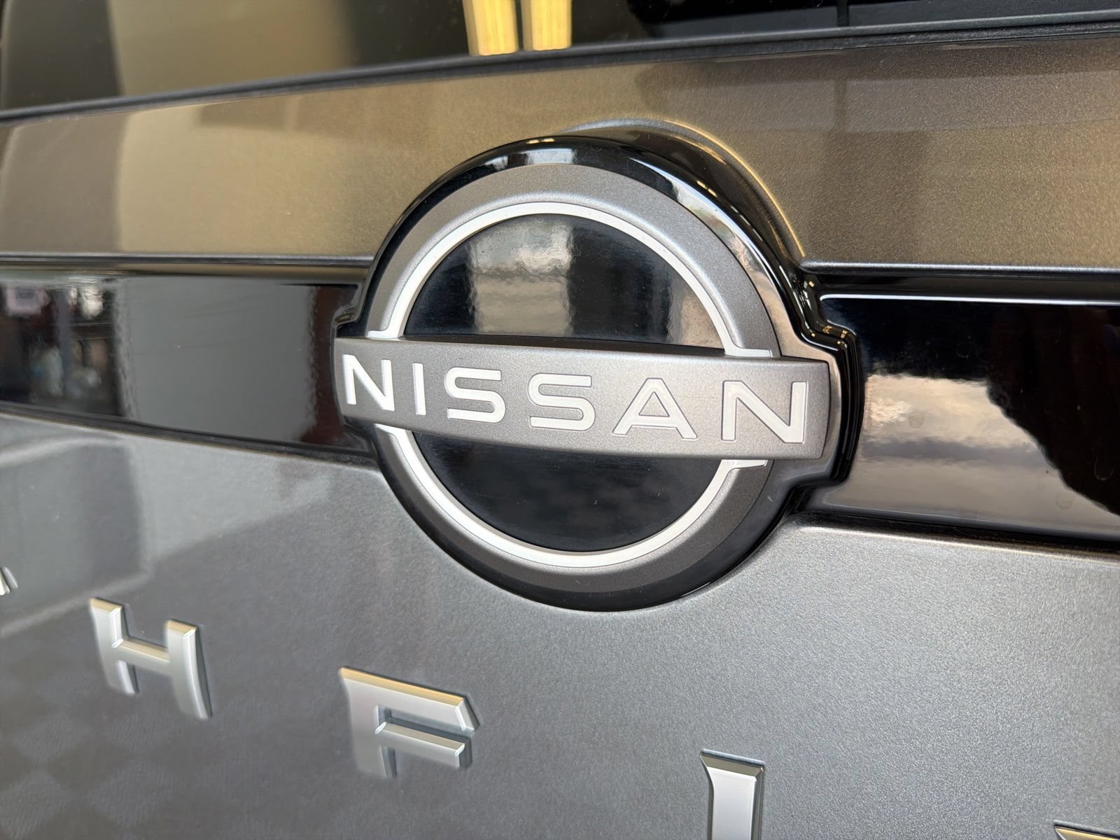 Used 2025 Nissan Pathfinder SV FWD image 10