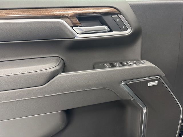 New 2026 Chevrolet Silverado 1500 RST w/ Dark Appearance Package AWD/4WD image 9