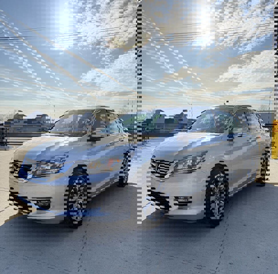 Used 2013 Honda Accord Sport image 3