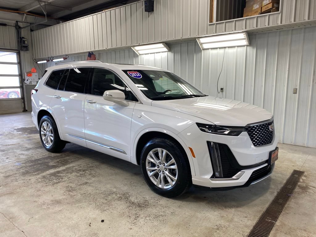 Used 2024 Cadillac XT6 Luxury w/ LPO, Floor Liner Package AWD/4WD image 2