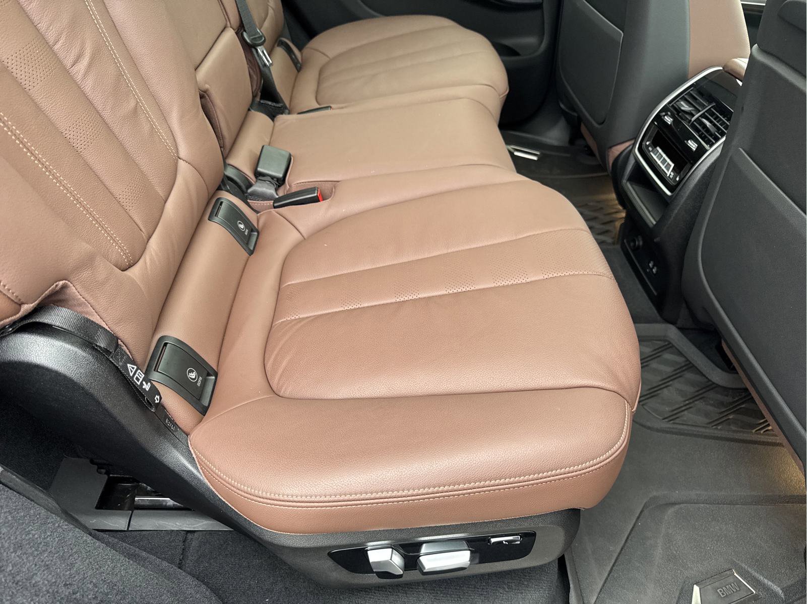 Used 2020 BMW X7 xDrive50i w/ Cold Weather Package AWD/4WD image 44