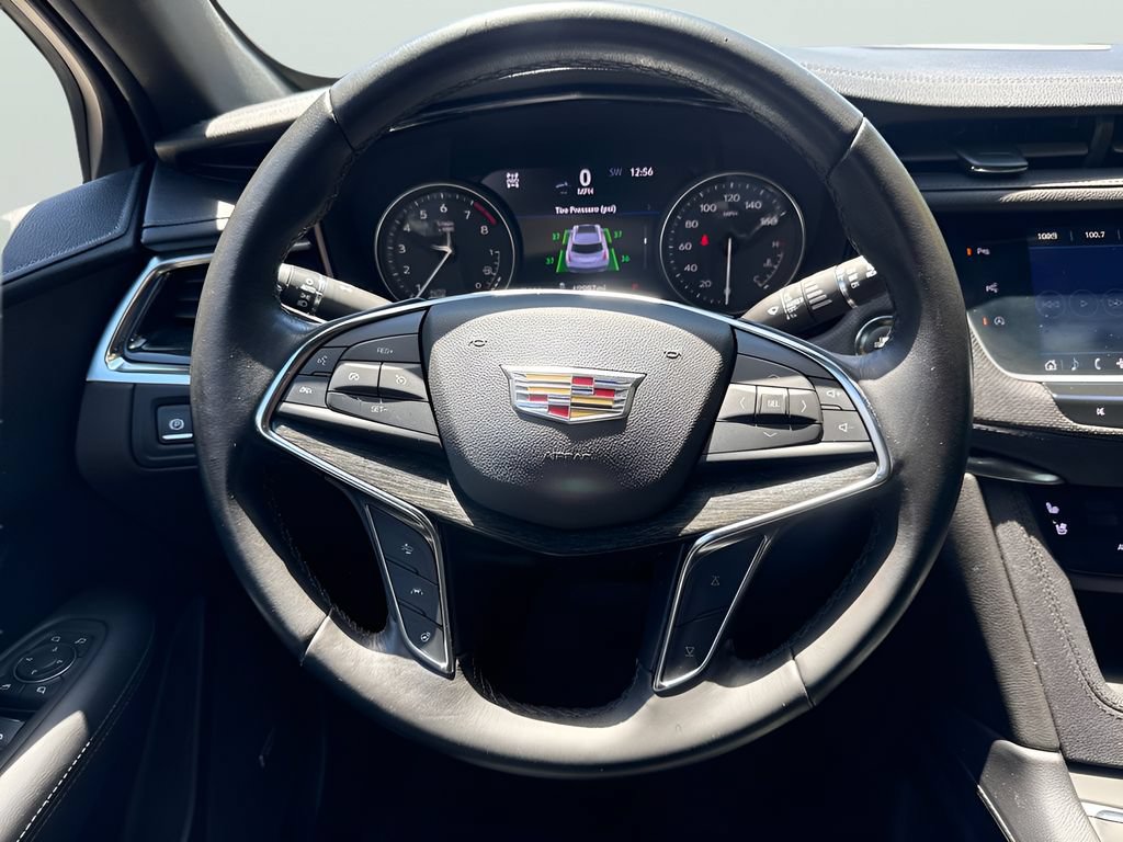 Used 2022 Cadillac XT5 Premium Luxury w/ Technology Package AWD/4WD image 22