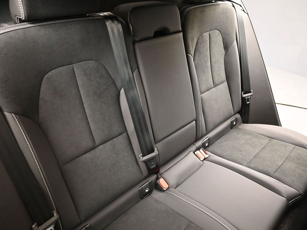 New 2026 Volvo XC40 B5 Ultra w/ Climate Package image 16