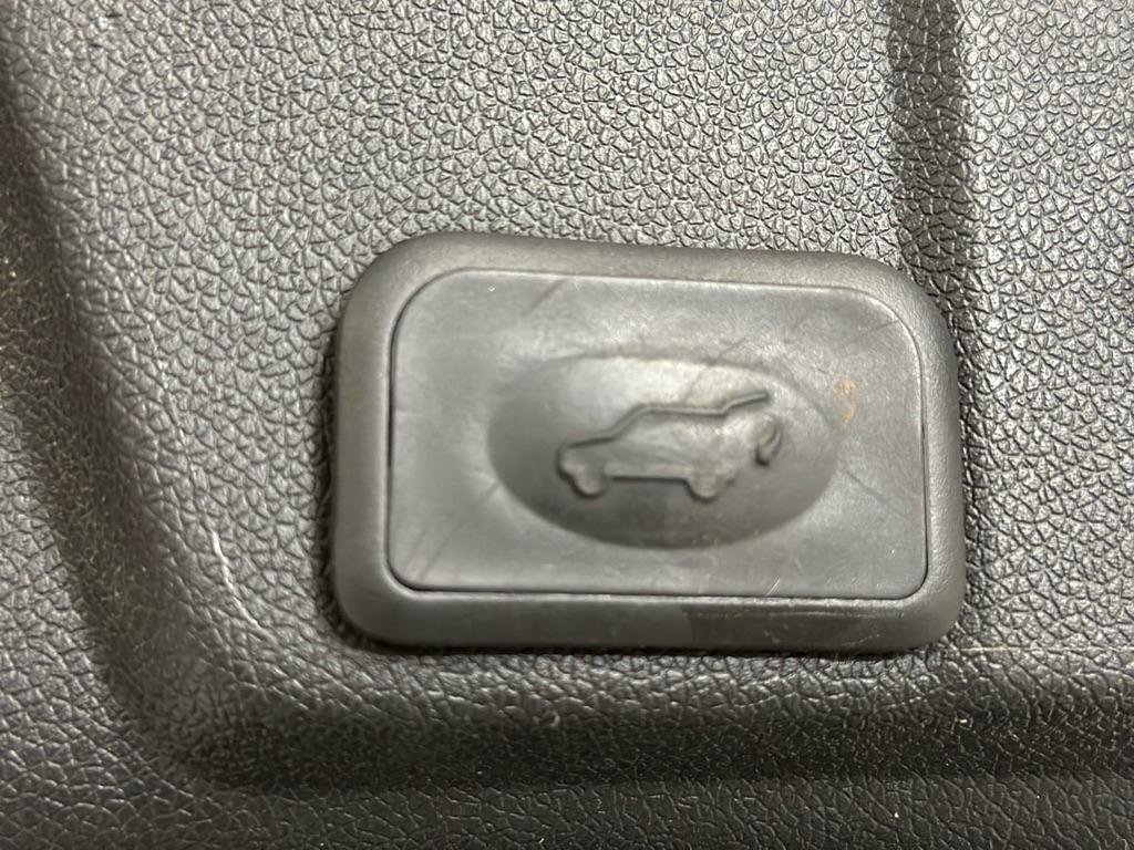 Used 2017 Chevrolet Traverse LT image 37