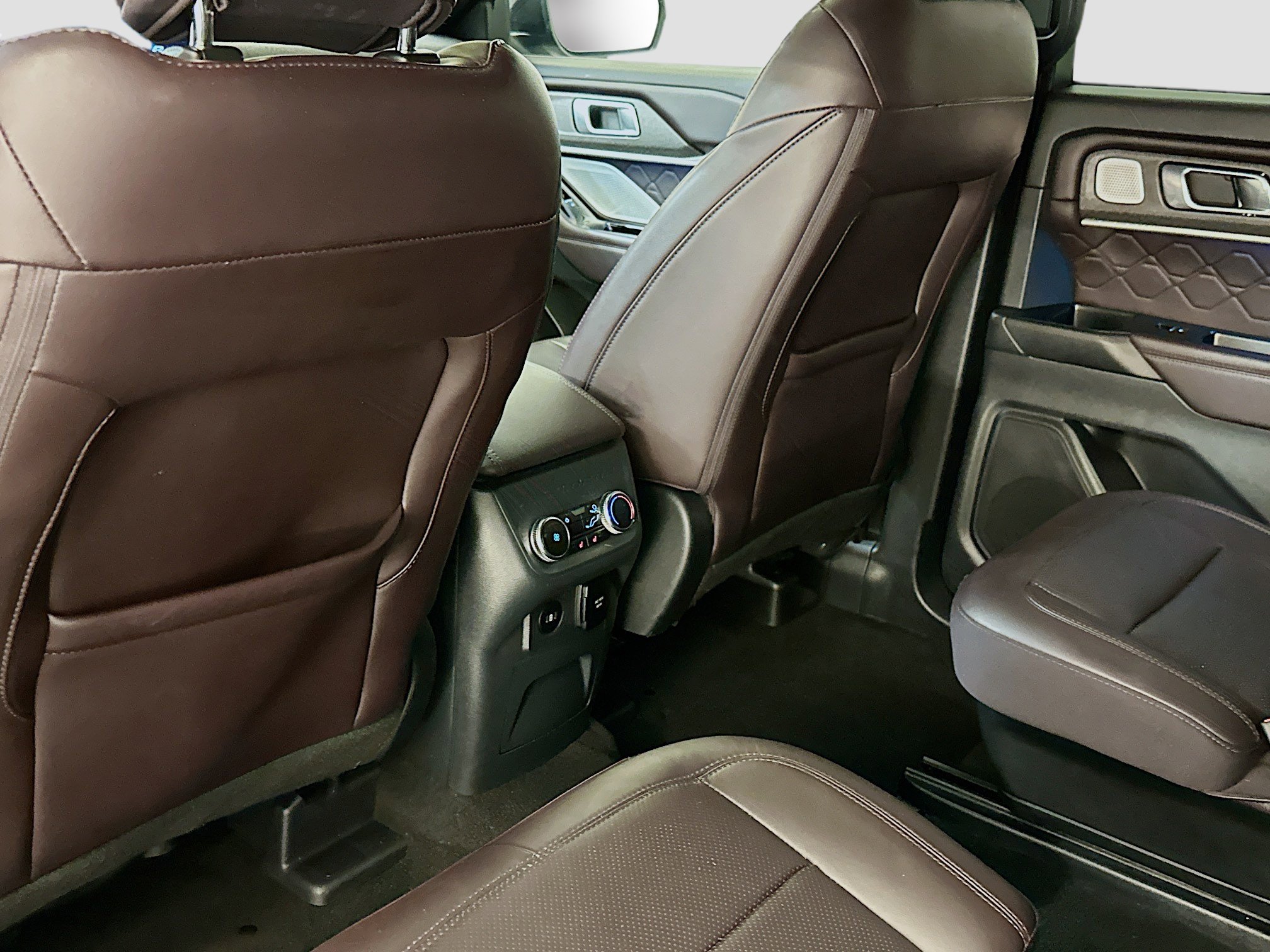 Used 2025 Ford Explorer Platinum w/ LUX Leather Package image 29