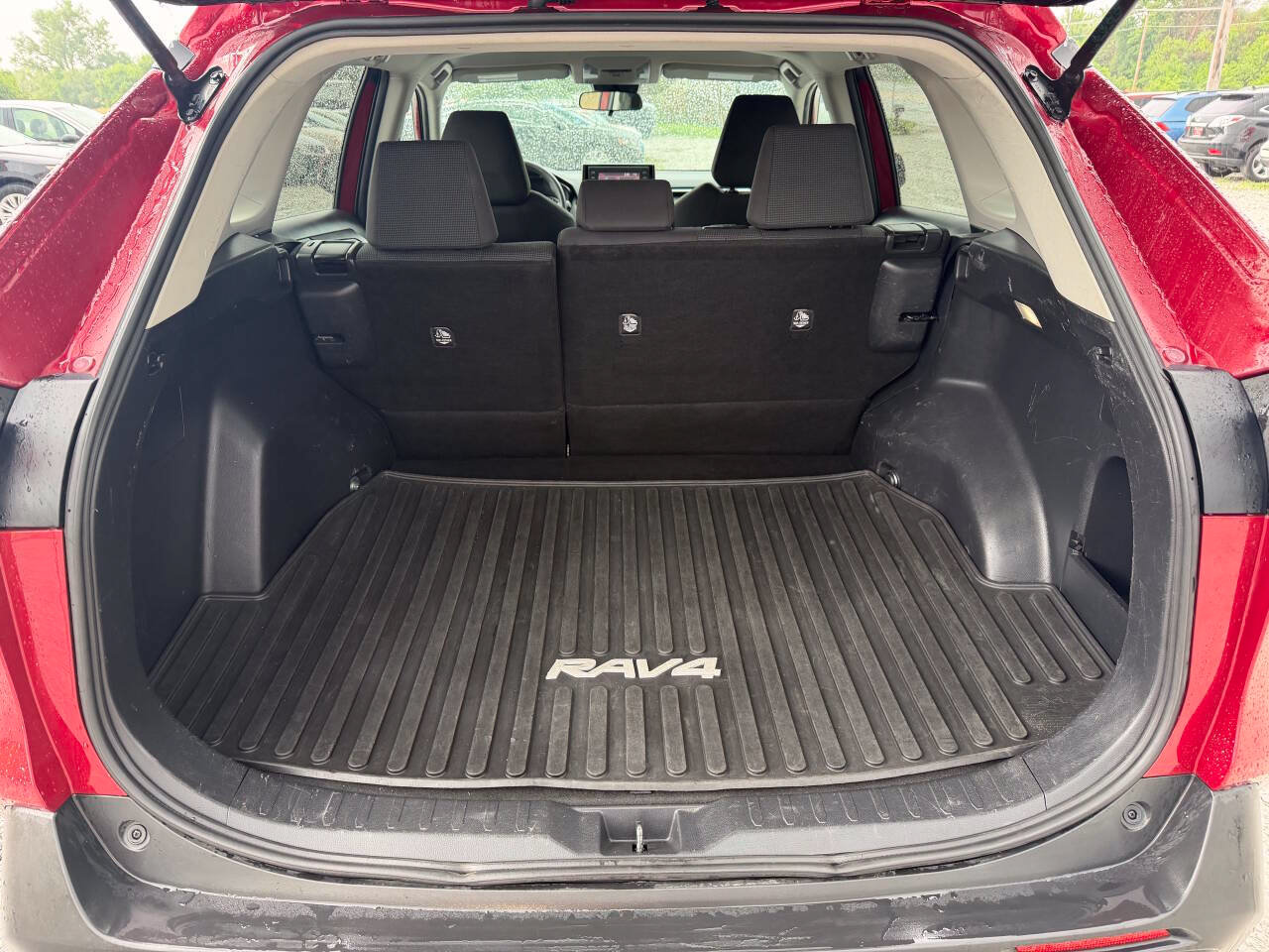 Used 2022 Toyota RAV4 LE AWD/4WD image 17