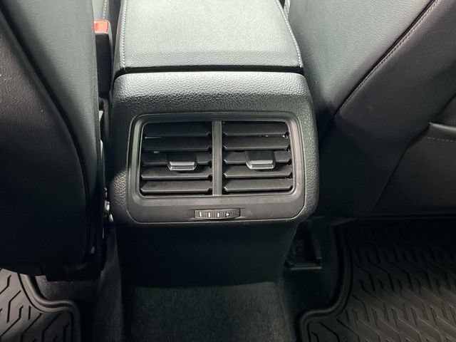 Used 2019 Volkswagen Golf R 4-Door AWD/4WD image 17