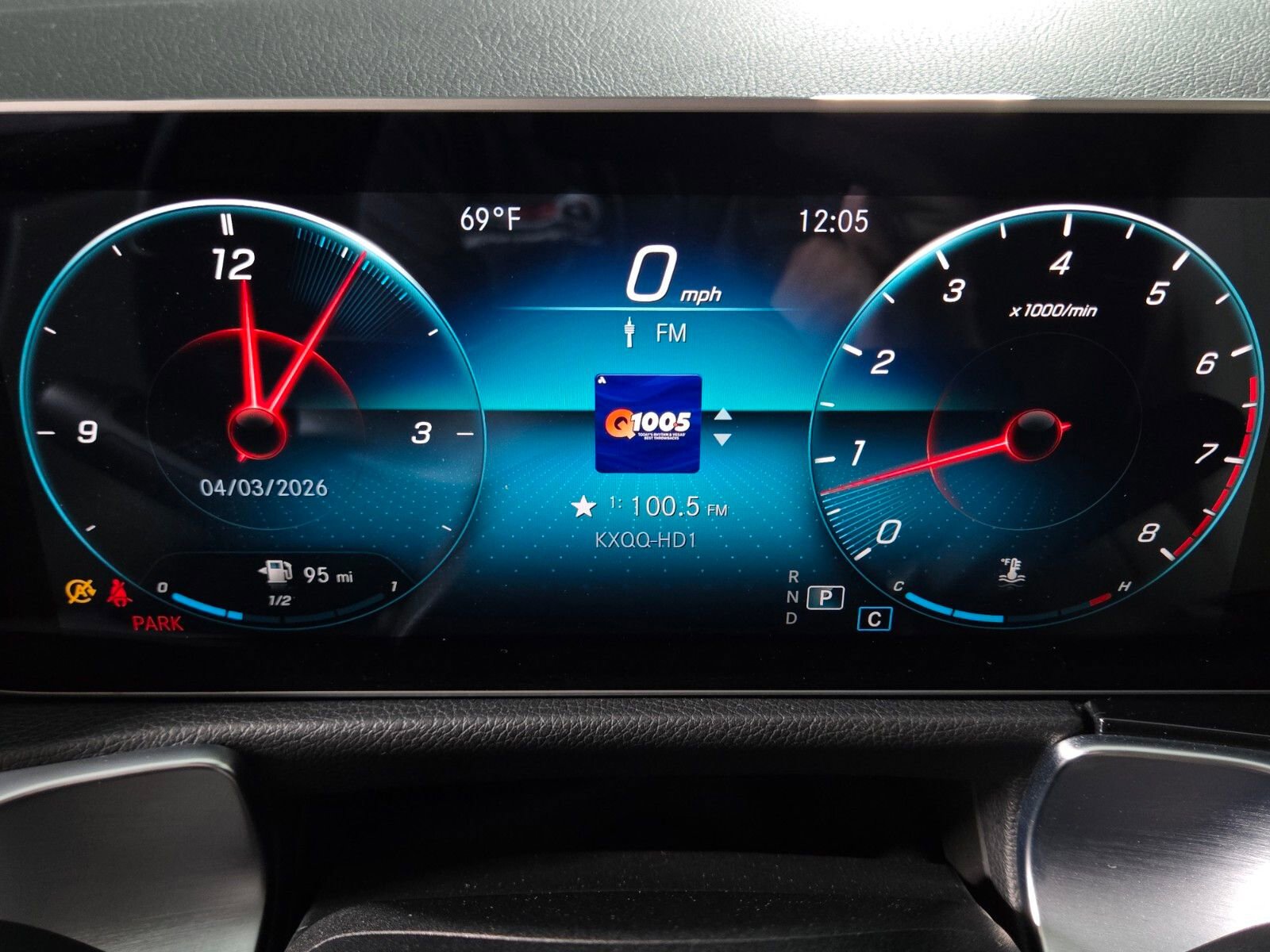 Used 2021 Mercedes-Benz GLB 250 4MATIC w/ Premium Package image 27