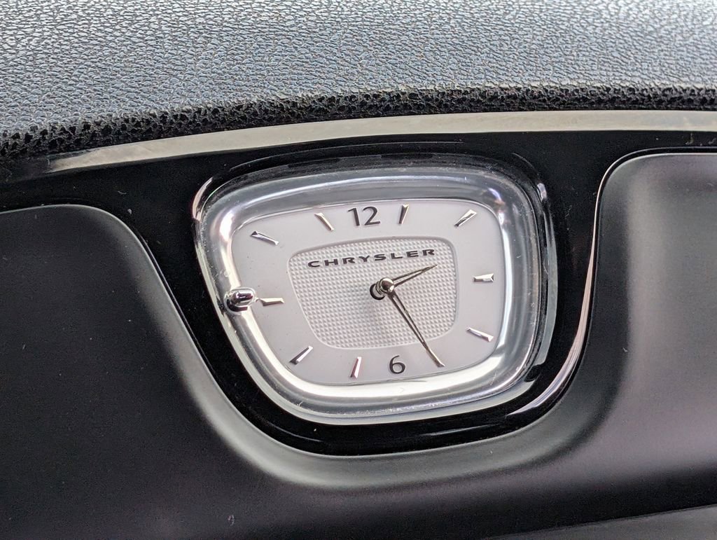 Used 2016 Chrysler 300 S w/ 300S Premium Group image 30