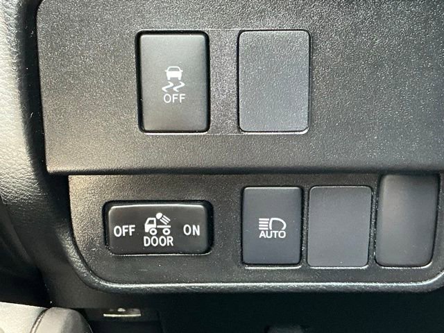 Used 2022 Toyota Tacoma SR5 w/ Technology Package AWD/4WD image 15
