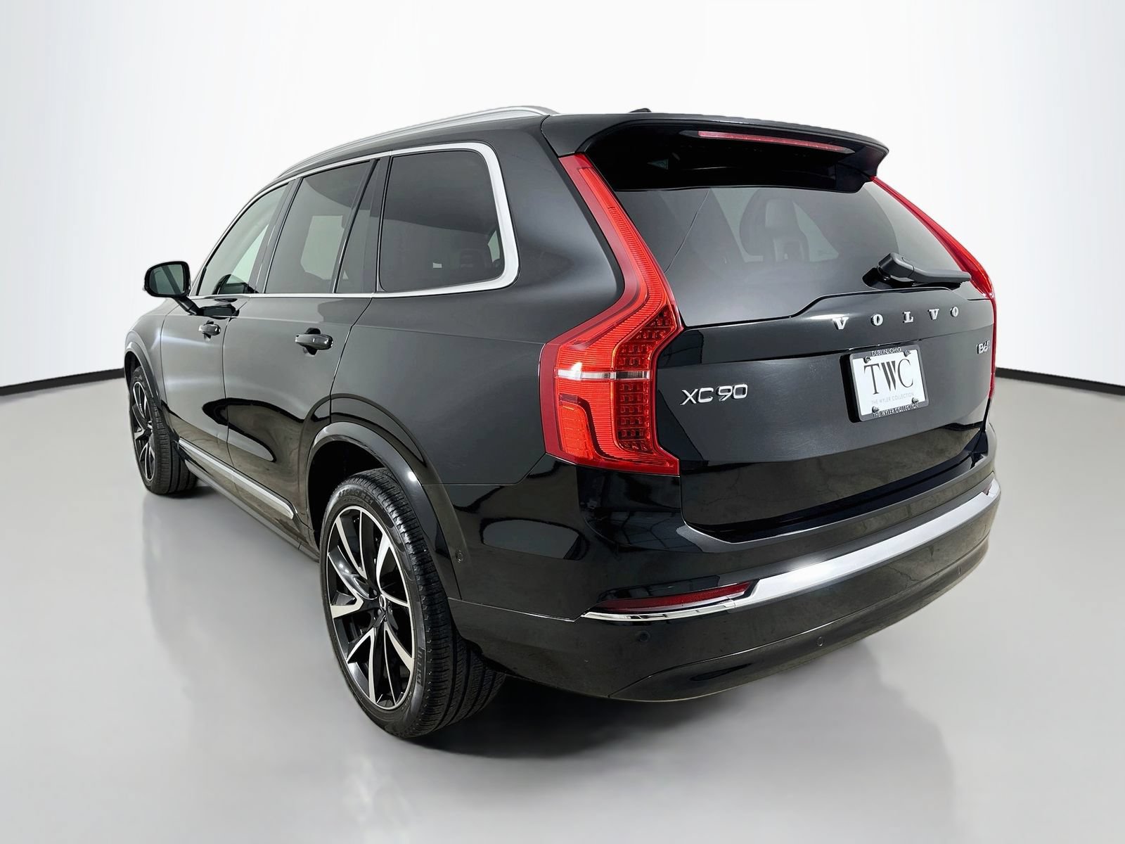Used 2023 Volvo XC90 B6 Plus AWD/4WD image 7
