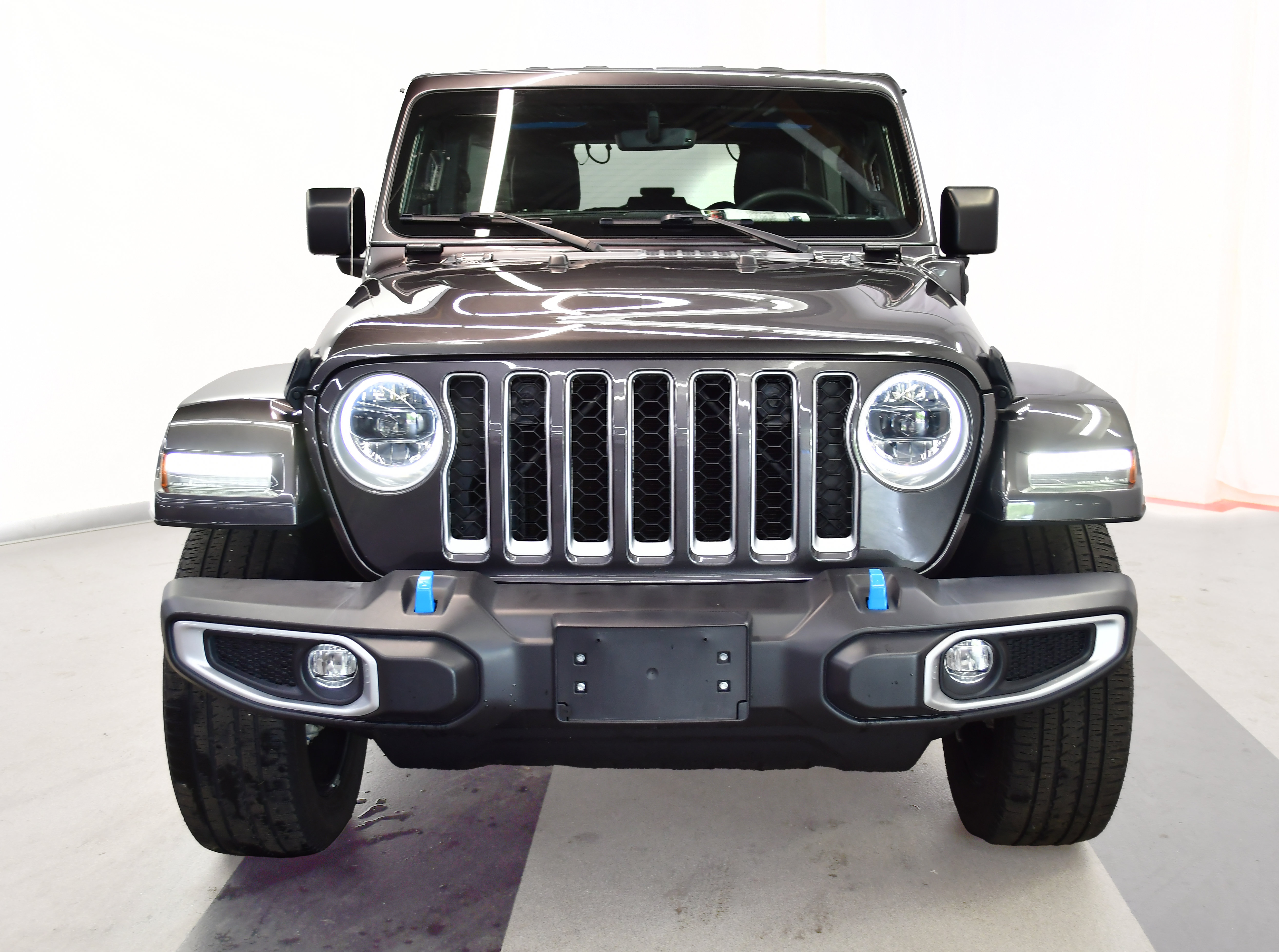 Used 2023 Jeep Wrangler Unlimited Sahara w/ Cold Weather Group AWD/4WD image 3