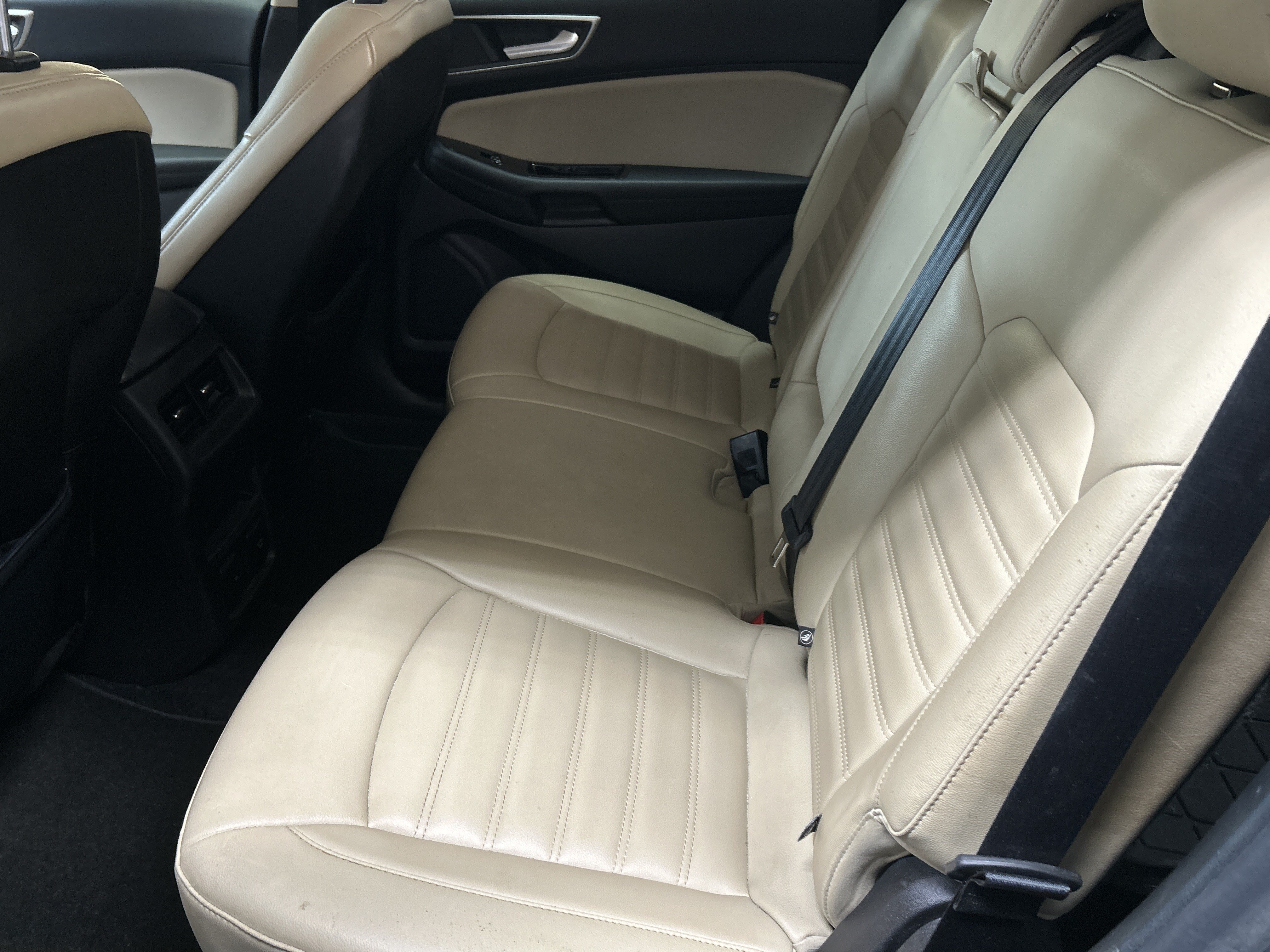 Used 2019 Ford Edge SEL w/ Equipment Group 201A FWD image 8