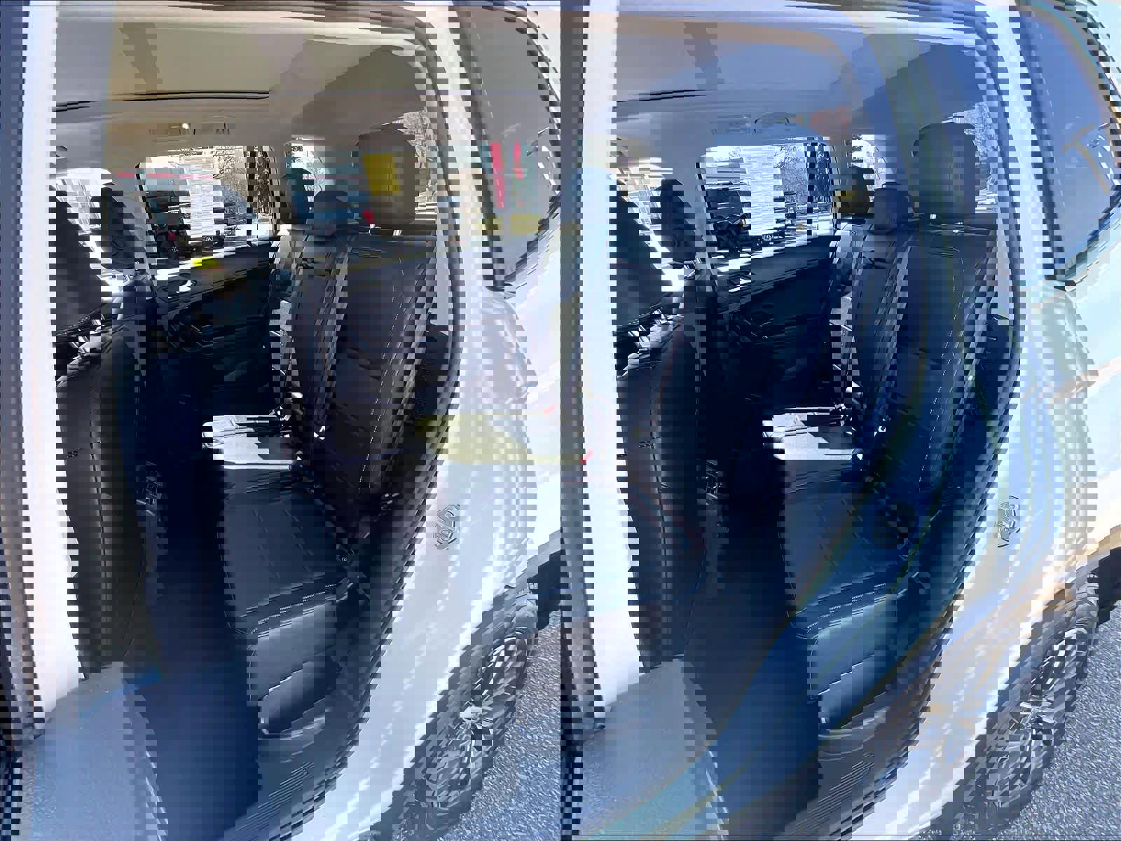 Used 2020 Volkswagen Tiguan SE AWD/4WD image 15