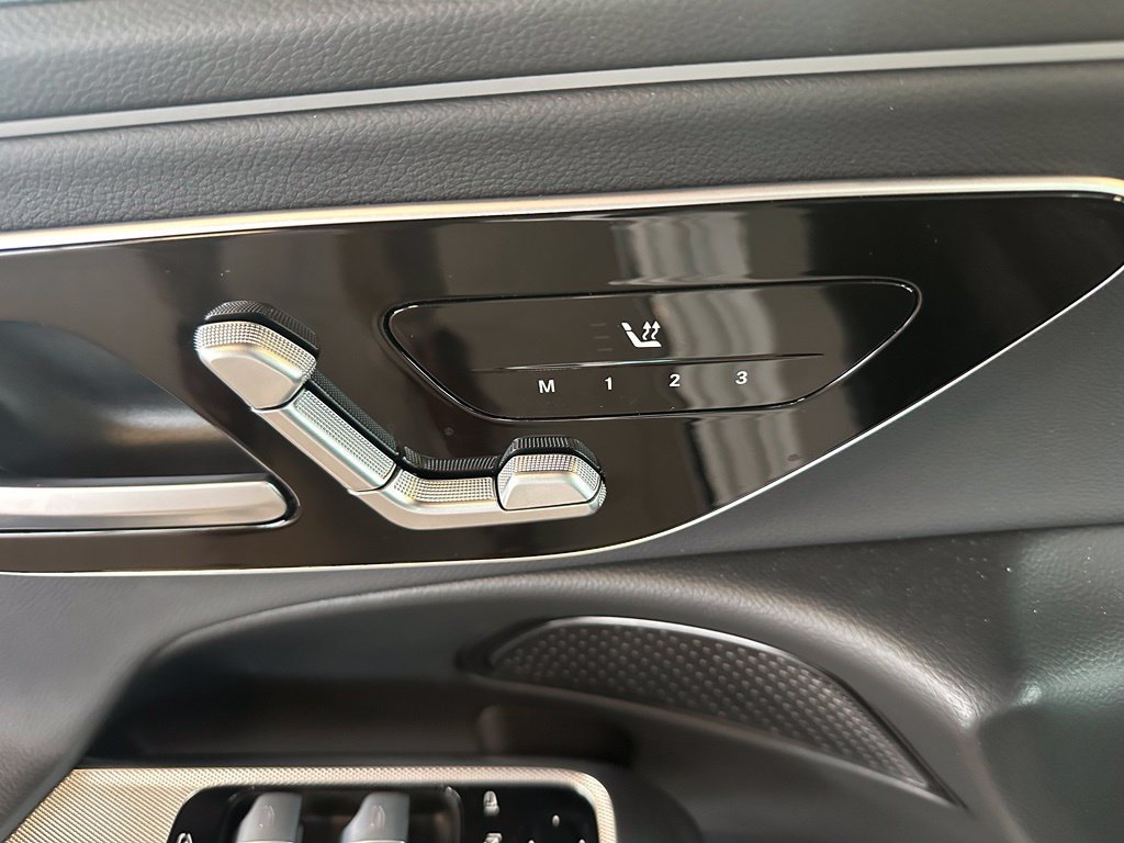 Used 2025 Mercedes-Benz E 350 4MATIC Sedan image 15