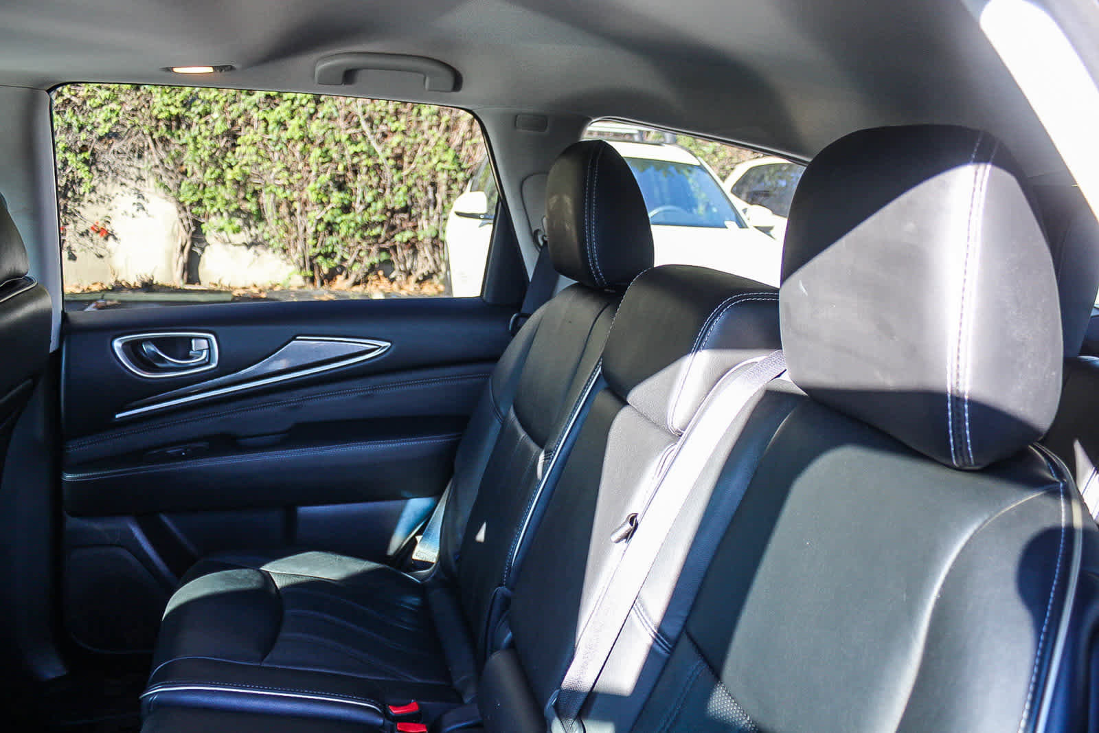 Used 2016 INFINITI QX60 FWD w/ Premium Plus Package image 18