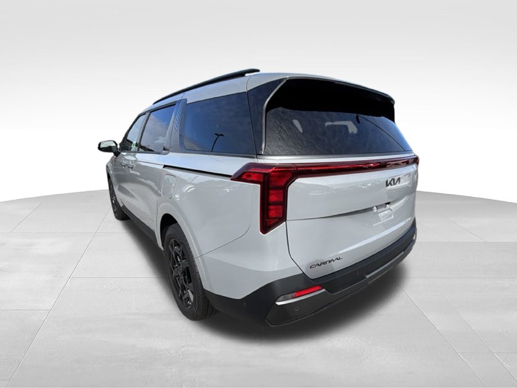 Certified 2026 Kia Carnival SX FWD image 3
