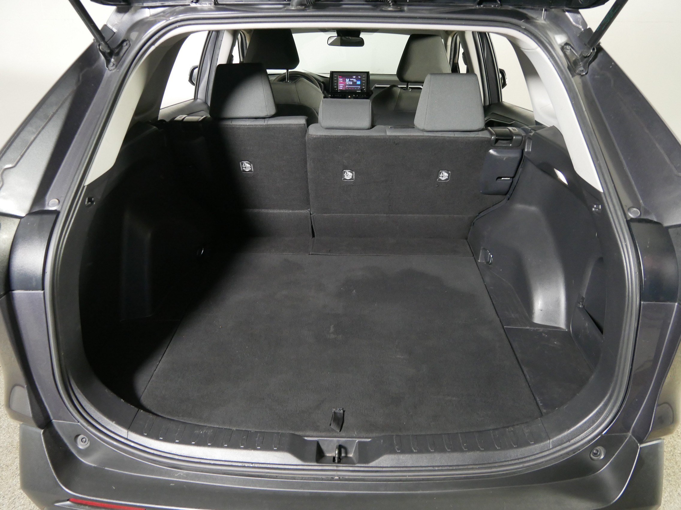 Used 2022 Toyota RAV4 XLE AWD/4WD image 18