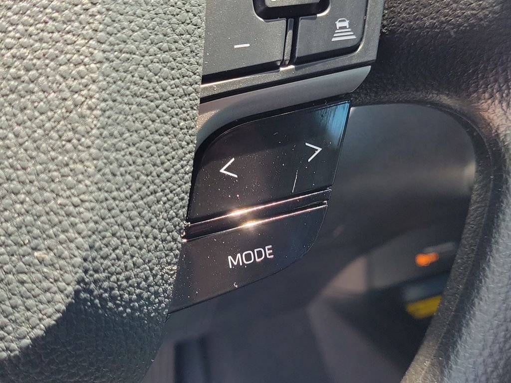 Used 2025 Toyota Camry LE FWD image 31