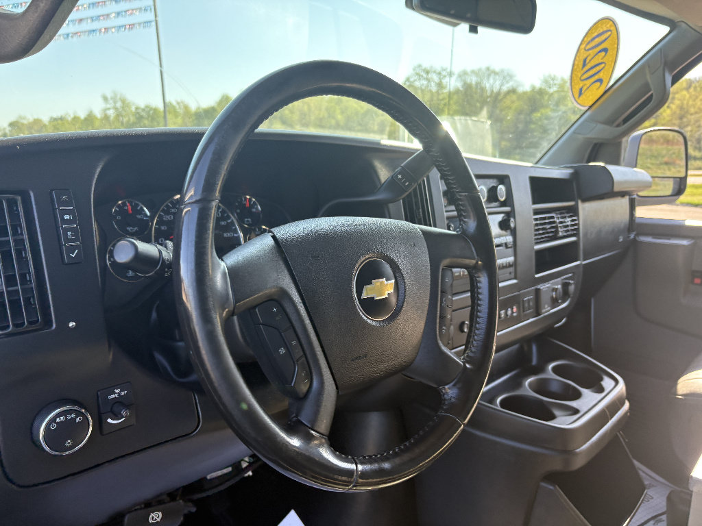 Used 2020 Chevrolet Express 3500 Extended w/ Driver Convenience Package RWD image 22
