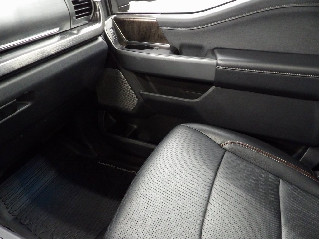 Used 2024 Ford F250 Lariat w/ Black Appearance Package image 25