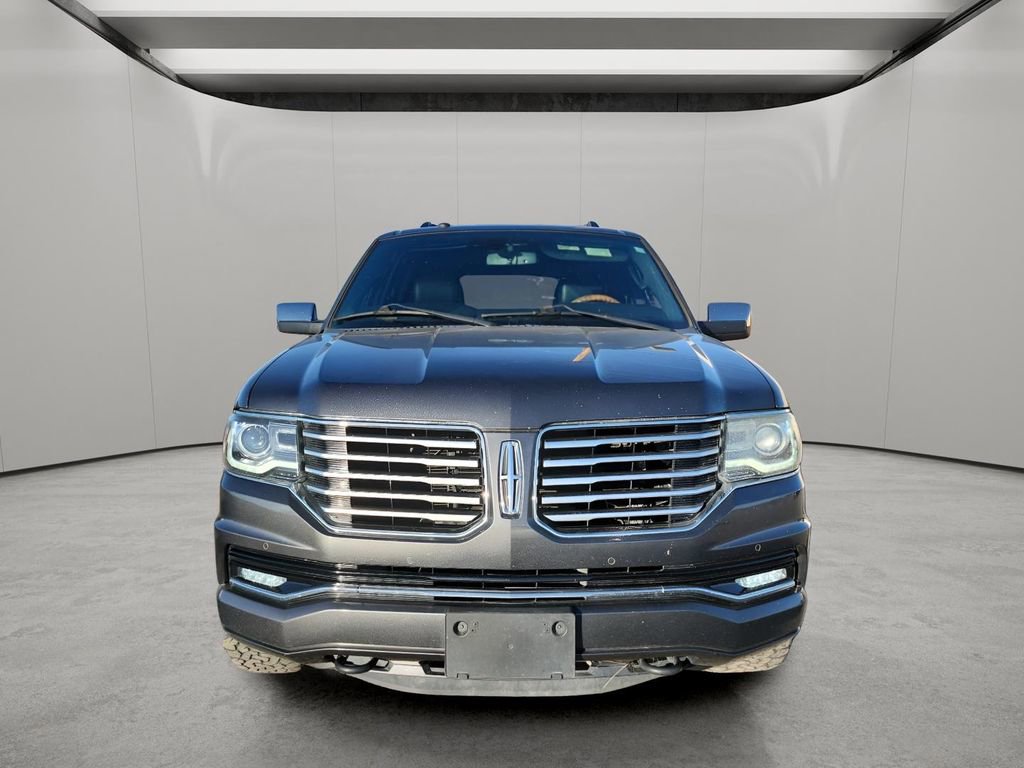 Used 2017 Lincoln Navigator Select image 2