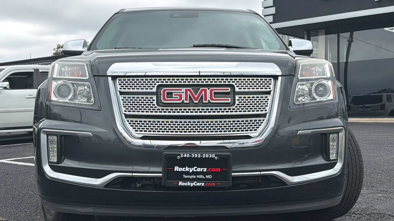 Used 2017 GMC Terrain Denali AWD/4WD image 2