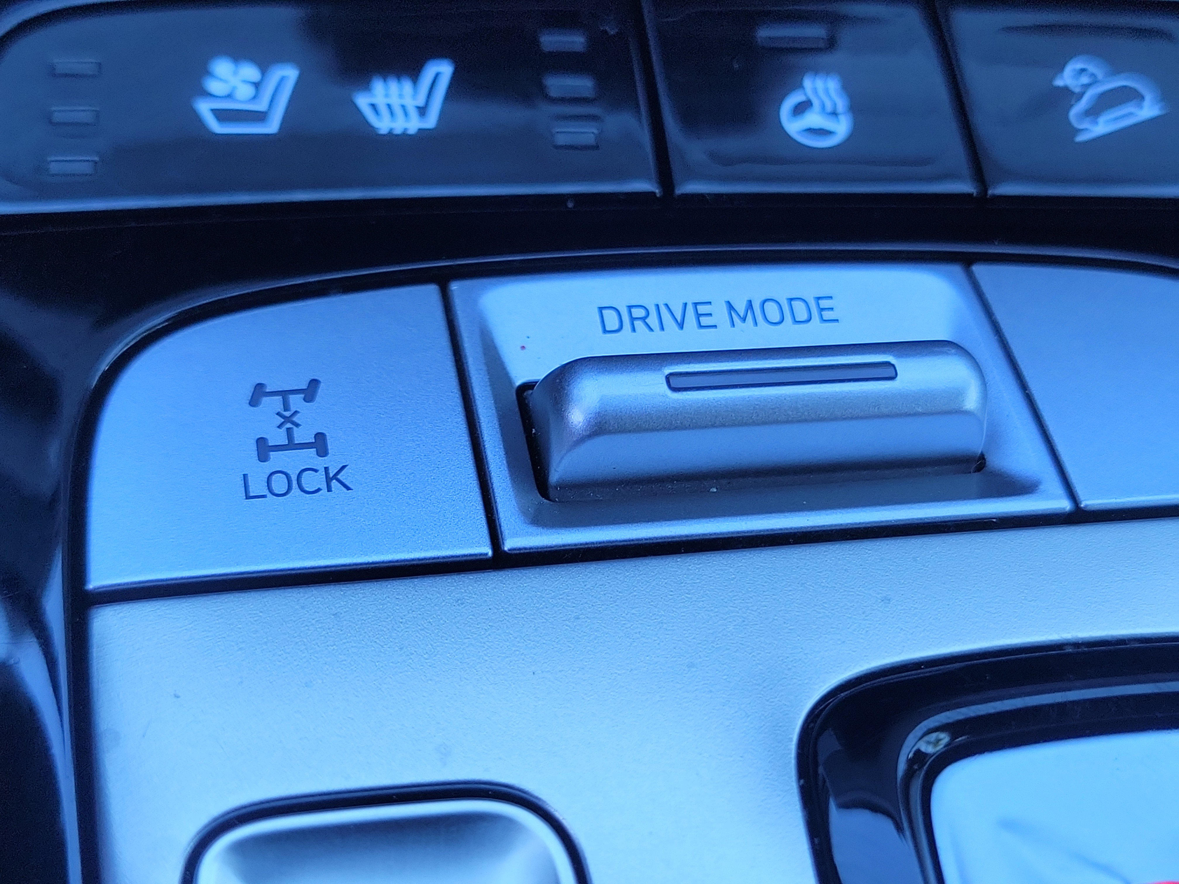 Certified 2023 Hyundai Tucson Limited AWD/4WD image 17