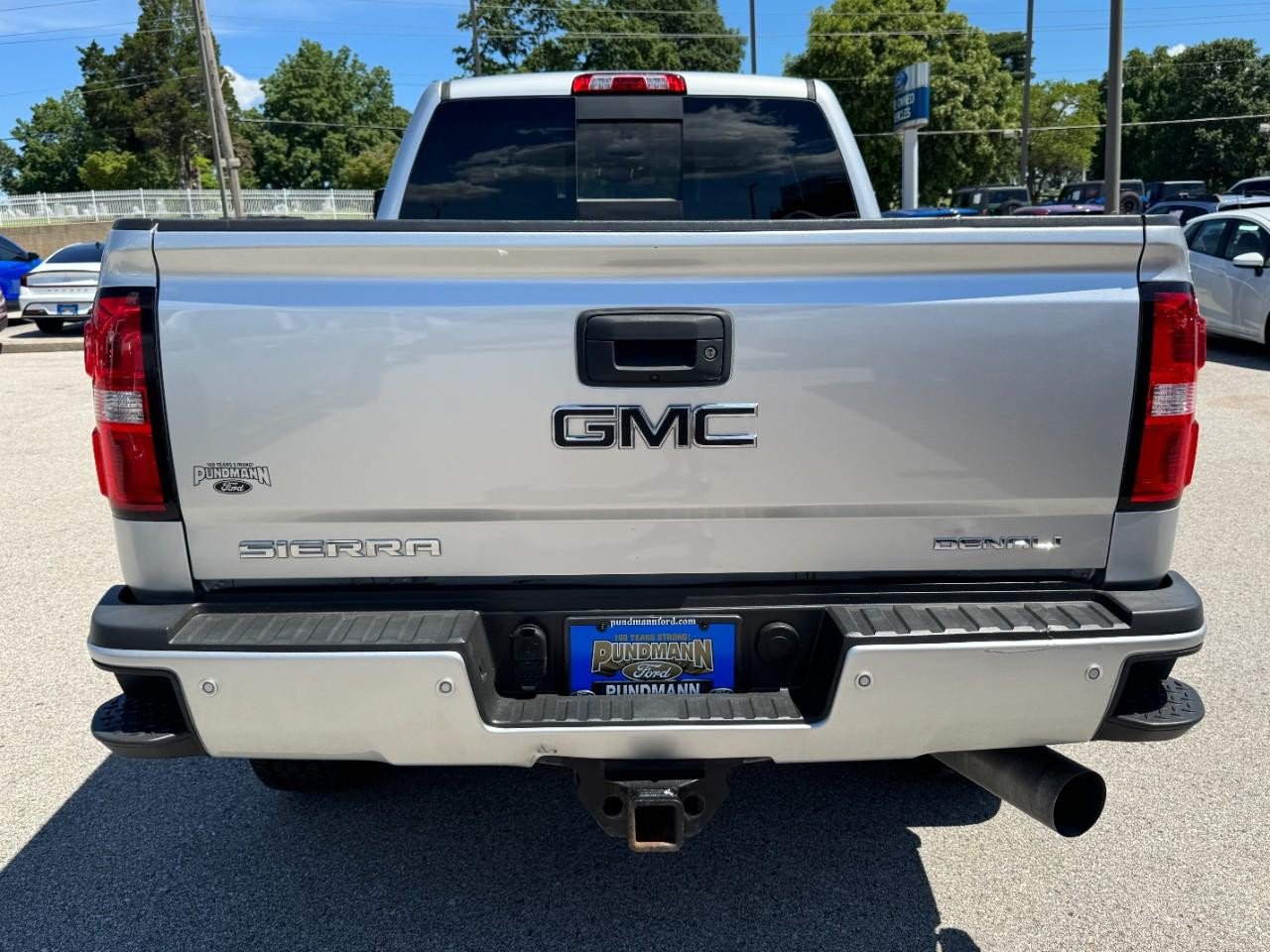 Used 2019 GMC Sierra 2500 Denali w/ Duramax Plus Package AWD/4WD image 4
