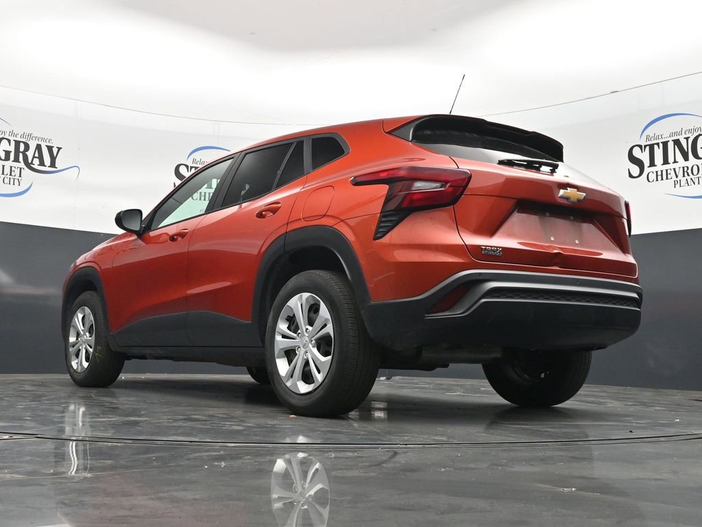 Used 2024 Chevrolet Trax LS w/ Driver Confidence Package FWD image 30