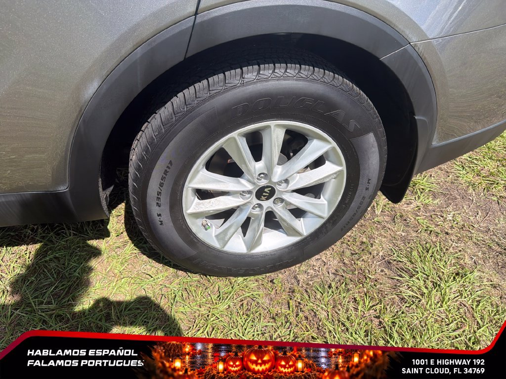 Used 2019 Kia Sorento FWD image 11