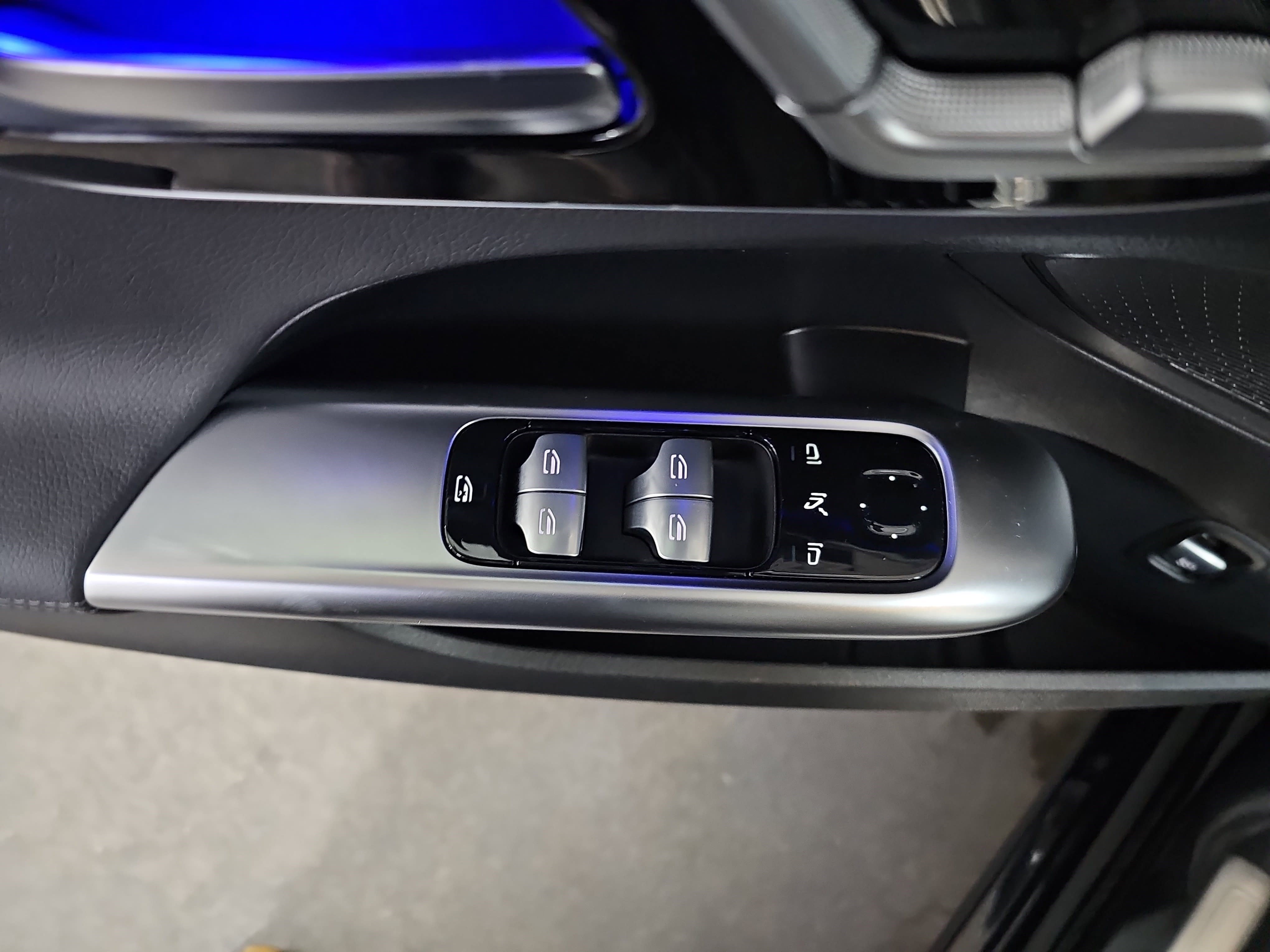 Certified 2025 Mercedes-Benz C 300 Sedan image 29