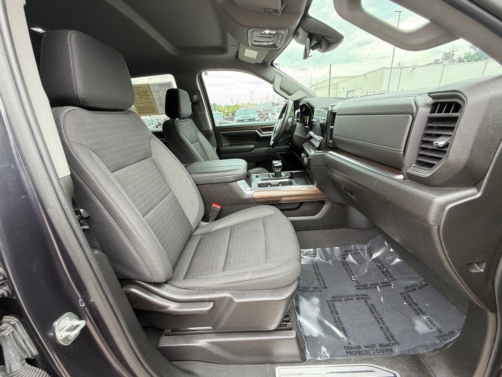 Used 2023 Chevrolet Silverado 1500 LT AWD/4WD image 26
