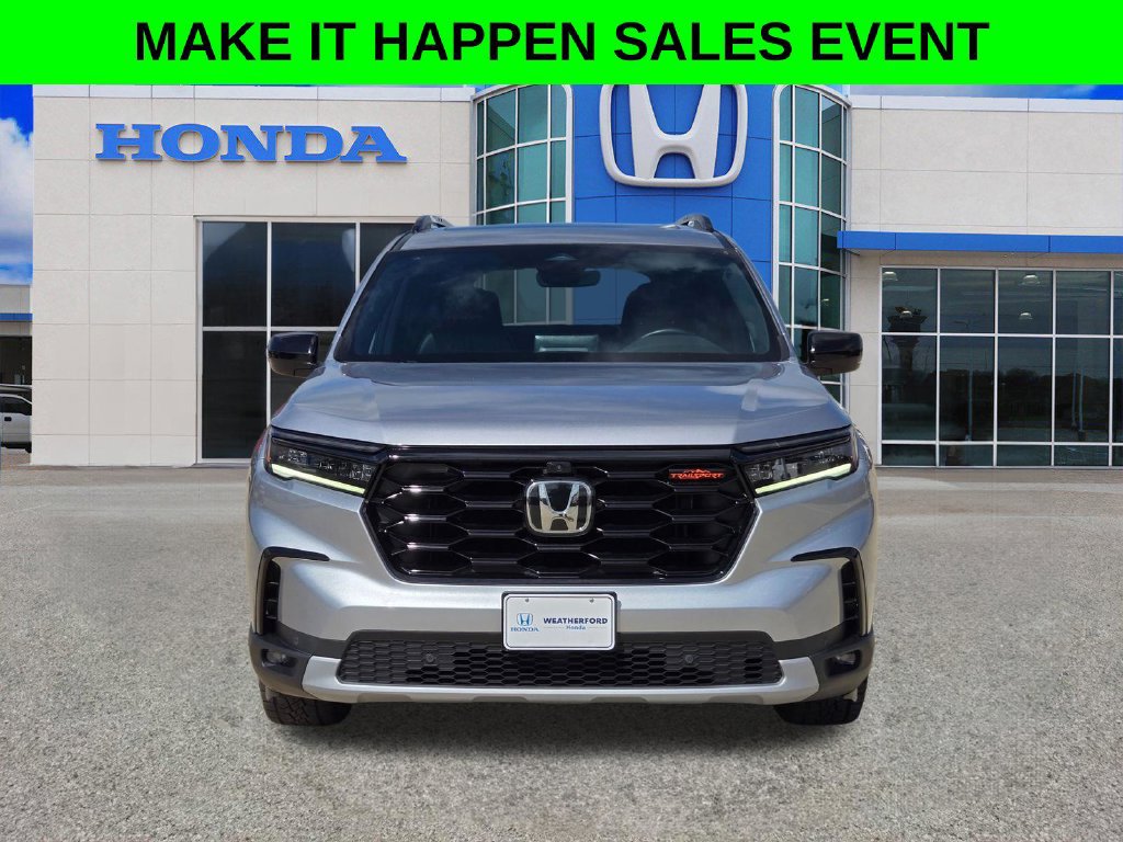 Used 2025 Honda Pilot TrailSport image 8