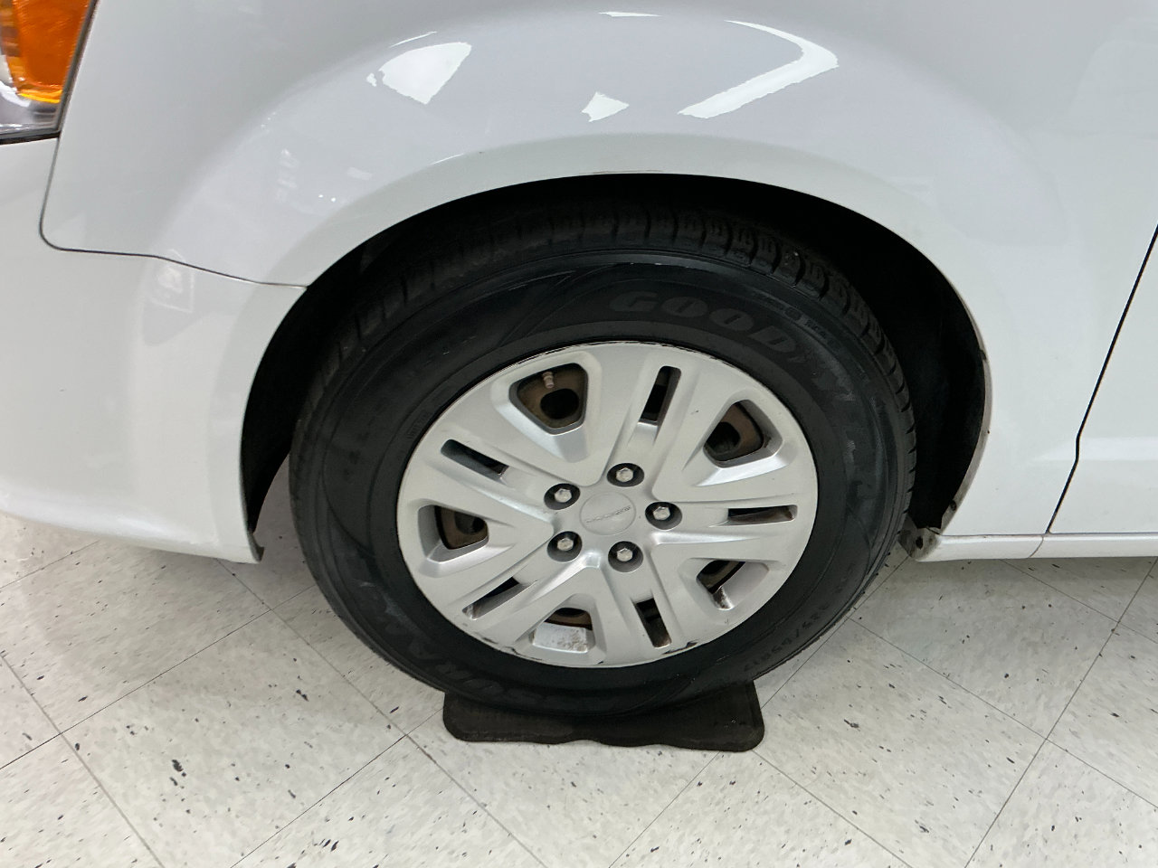 Used 2019 Dodge Grand Caravan SE w/ UConnect Hands-Free Group image 6