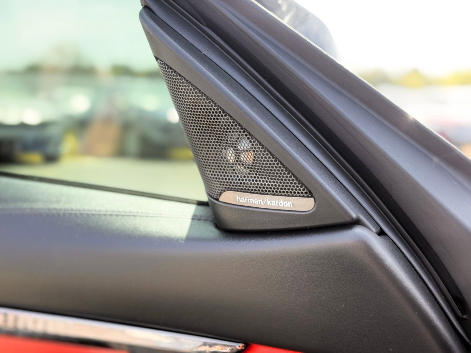 Used 2018 BMW M4 Convertible image 12