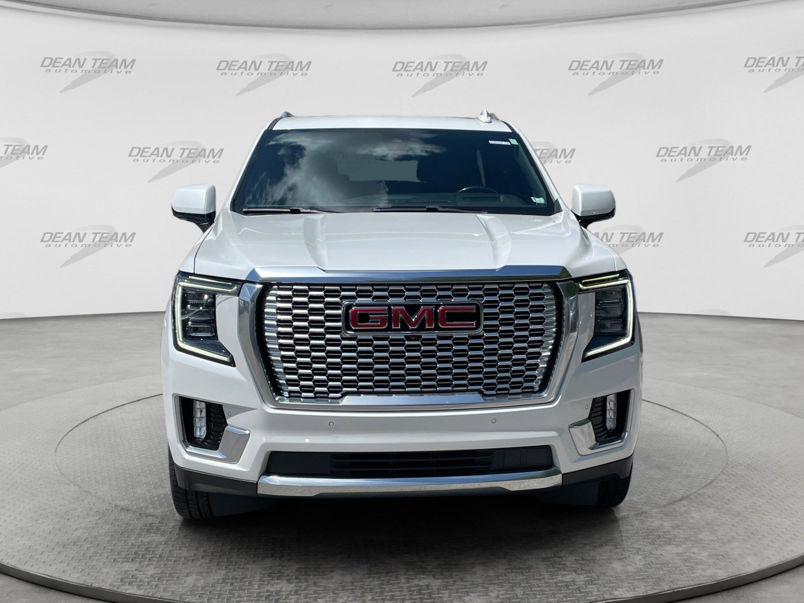 Used 2022 GMC Yukon Denali AWD/4WD image 2