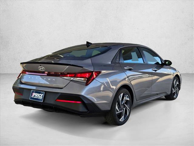 Used 2025 Hyundai Elantra Sport FWD image 5
