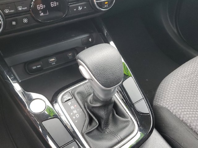 Certified 2024 Kia Soul S FWD image 28