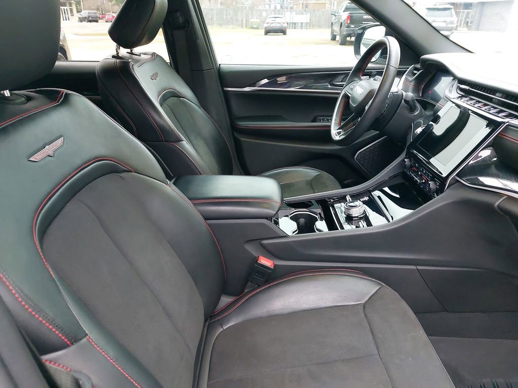 Used 2022 Jeep Grand Cherokee Trailhawk image 10
