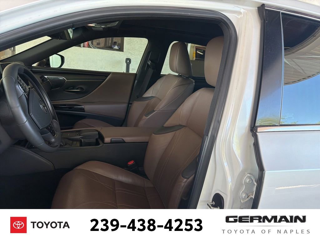 Used 2022 Lexus ES 350 Ultra Luxury w/ Accessory Package FWD image 13