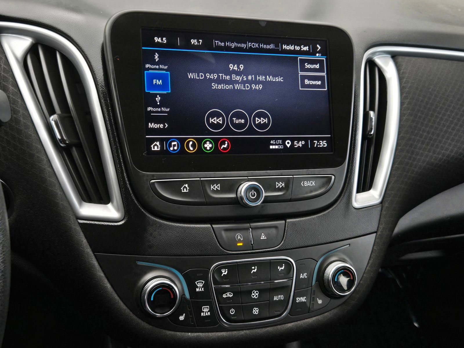 Used 2024 Chevrolet Malibu LT FWD image 17