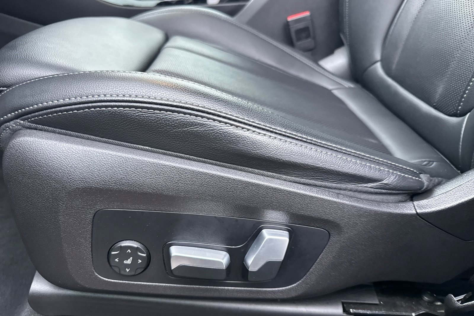 Certified 2023 BMW X3 xDrive30i w/ Premium Package image 14