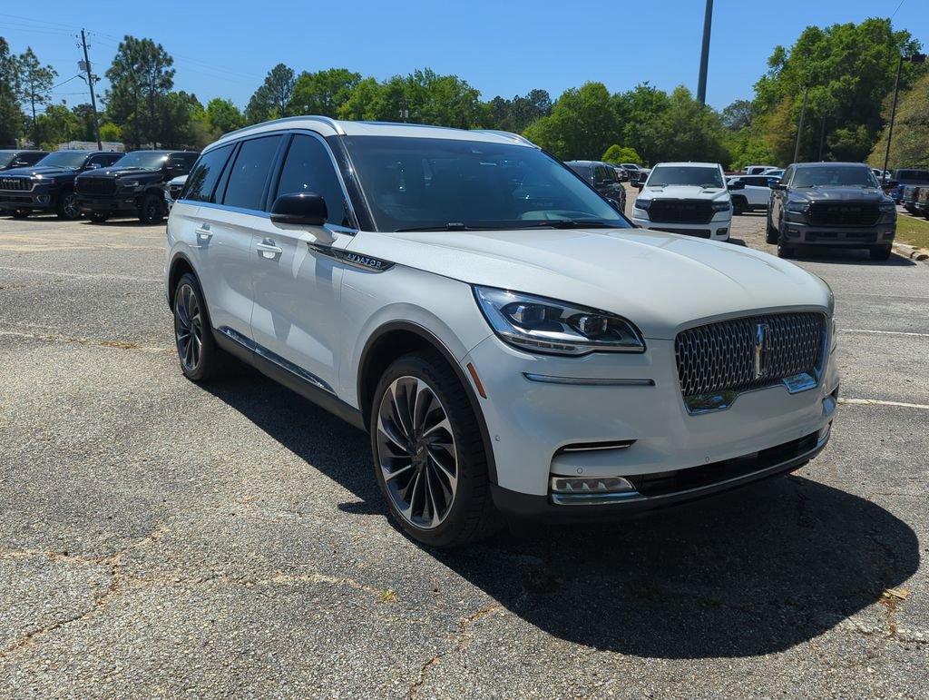 Used 2020 Lincoln Aviator Reserve w/ Equipment Group 202A image 9